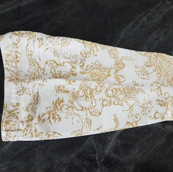 Capirs - Picture 5 of 8